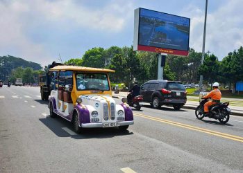 Không chấp thuận đề xuất đưa xe điện 4 bánh chở khách trong nội thành Đà Lạt