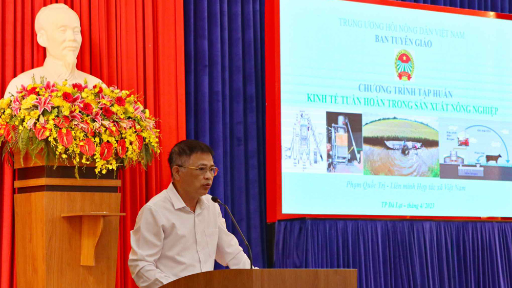 Tập huấn về kinh tế tuần hoàn trong sản xuất nông nghiệp cho nông dân Tập huấn về kinh tế tuần hoàn trong sản xuất nông nghiệp cho nông dân